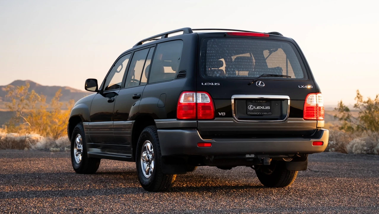 1998 Lexus LX 2nd Gen - Image 31 of 31