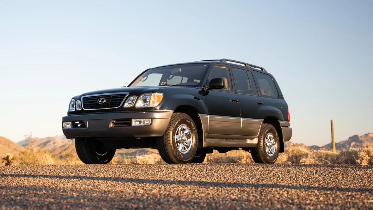 1998 Lexus LX 2nd Gen - Image 20 of 31
