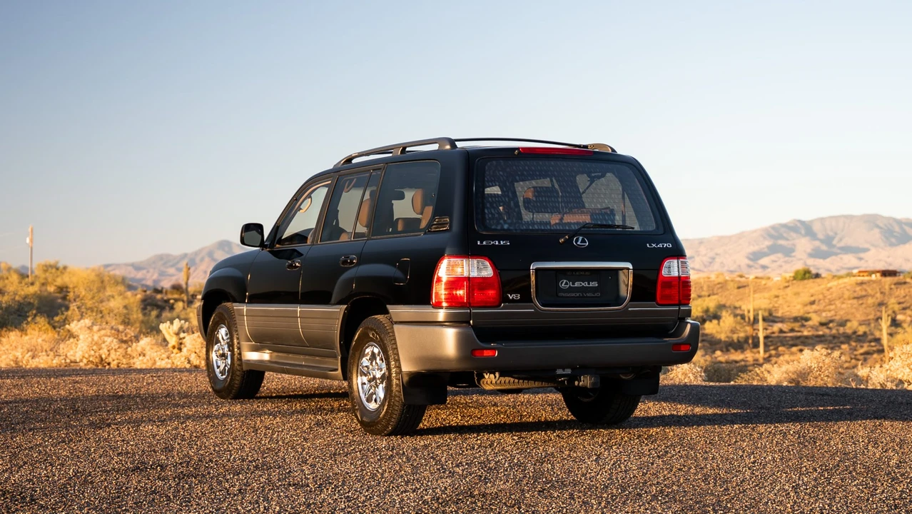 1998 Lexus LX 2nd Gen - Image 28 of 31
