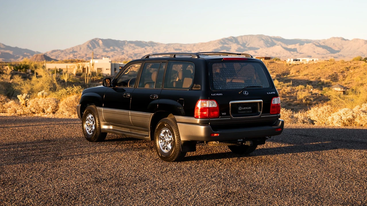 1998 Lexus LX 2nd Gen - Image 29 of 31