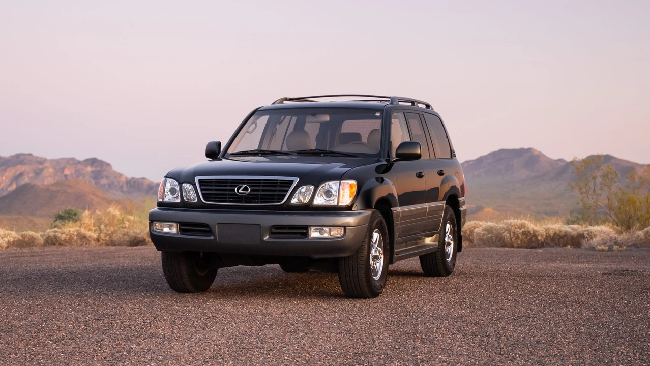 1998 Lexus LX 2nd Gen - Image 4 of 31