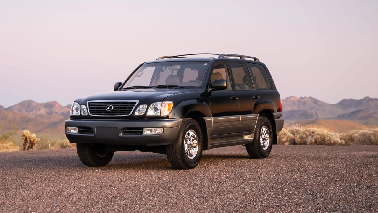 1998 Lexus LX 2nd Gen - Image 7 of 31
