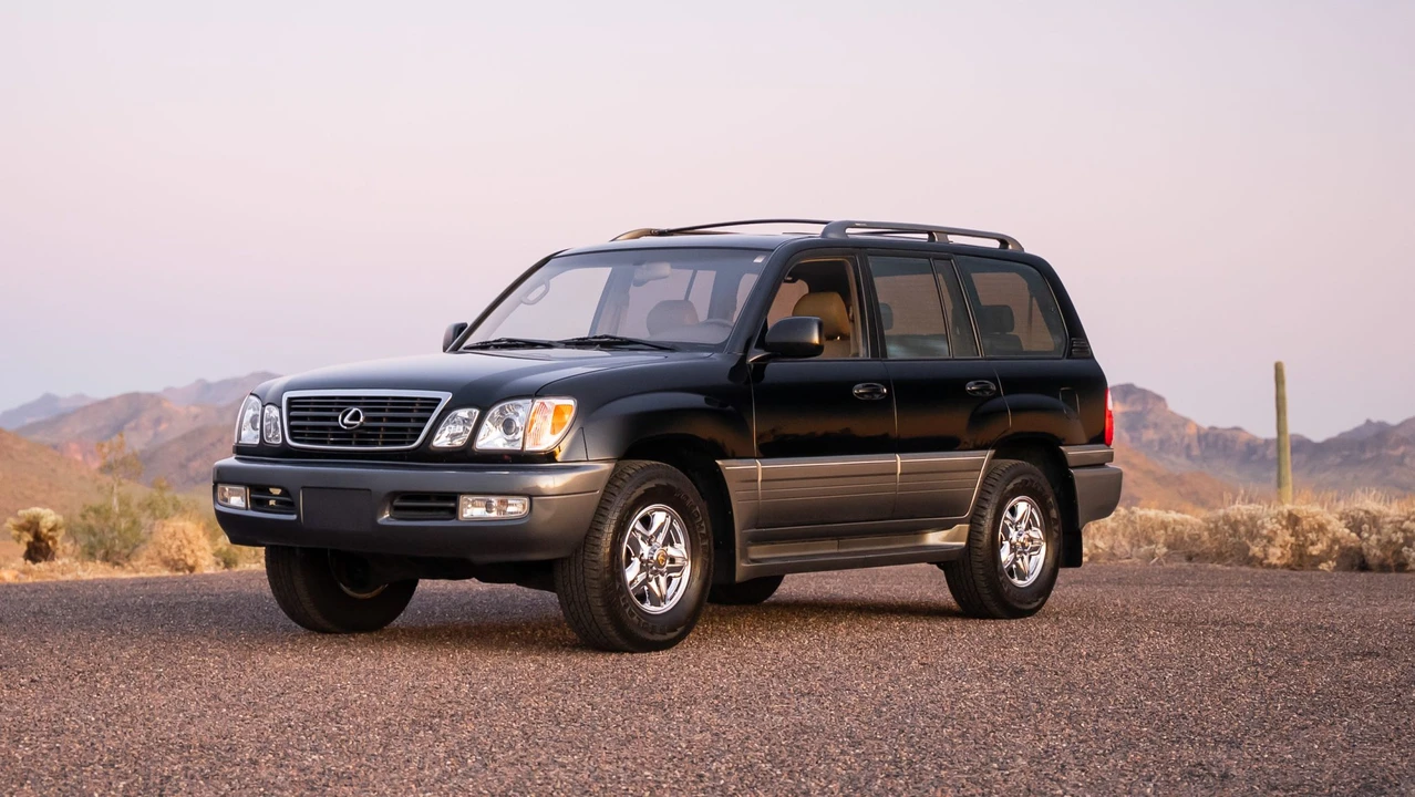 1998 Lexus LX 2nd Gen - Image 8 of 31