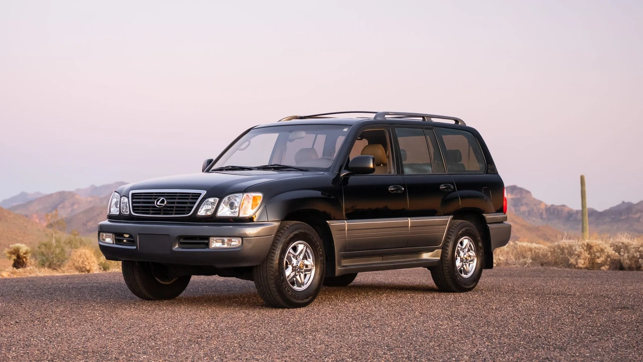 1998 Lexus LX 2nd Gen - Image 9 of 31