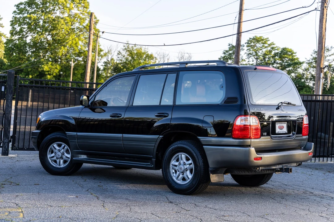 1998 Lexus LX 2nd Gen - Image 15 of 31