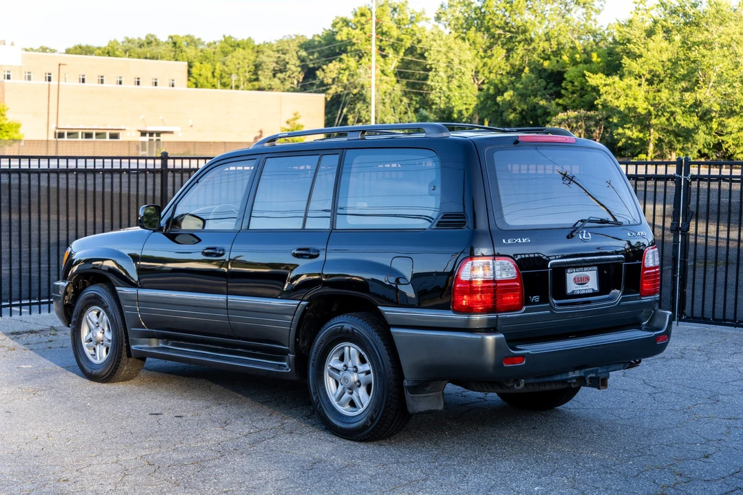 1998 Lexus LX 2nd Gen - Image 18 of 31