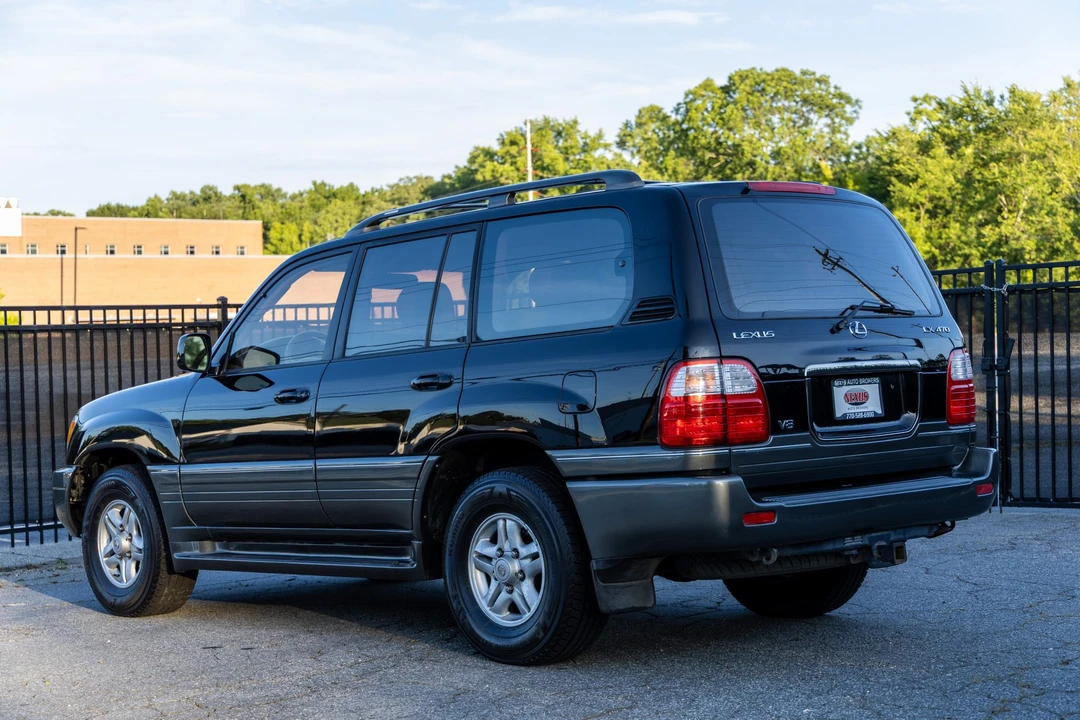 1998 Lexus LX 2nd Gen - Image 17 of 31