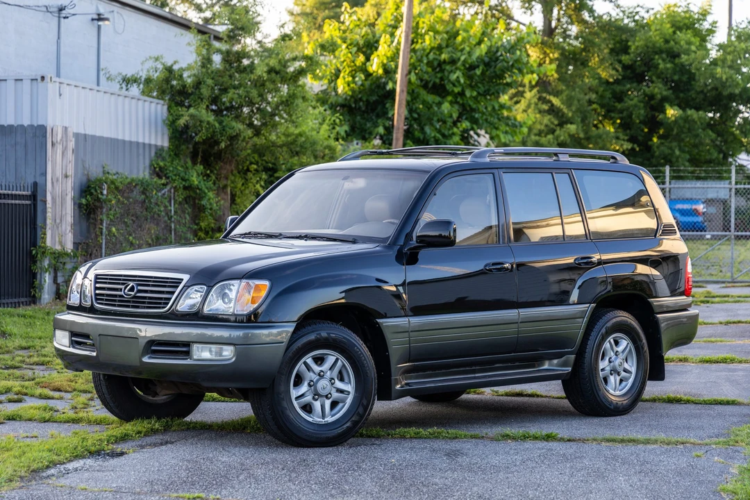 1998 Lexus LX 2nd Gen - Image 11 of 31