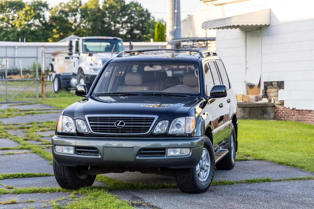 1998 Lexus LX 2nd Gen - Image 3 of 31