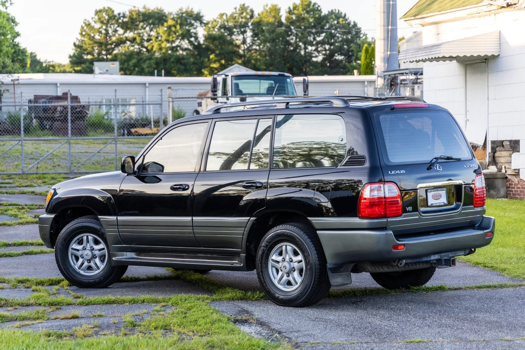 1998 Lexus LX 2nd Gen - Image 13 of 31