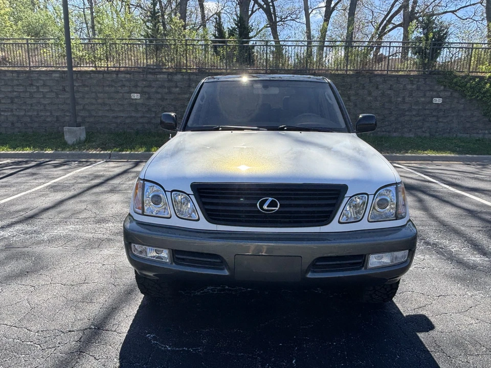 1998 Lexus LX 2nd Gen - Image 13 of 31