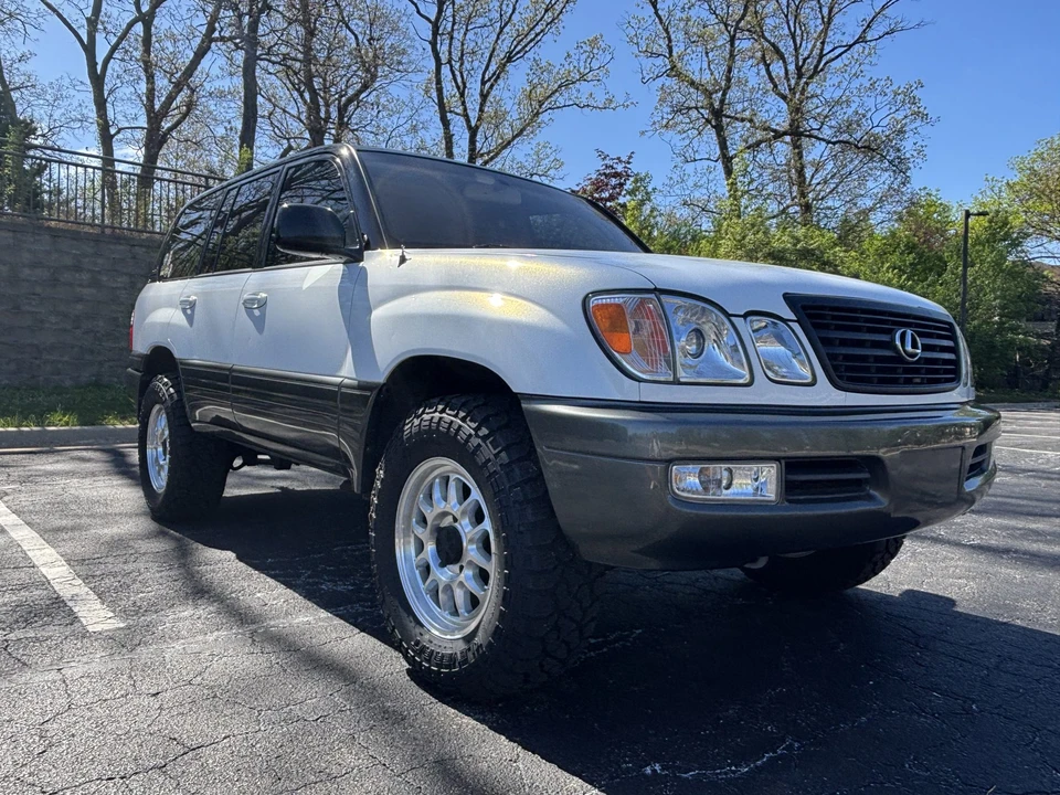 1998 Lexus LX 2nd Gen - Image 10 of 31