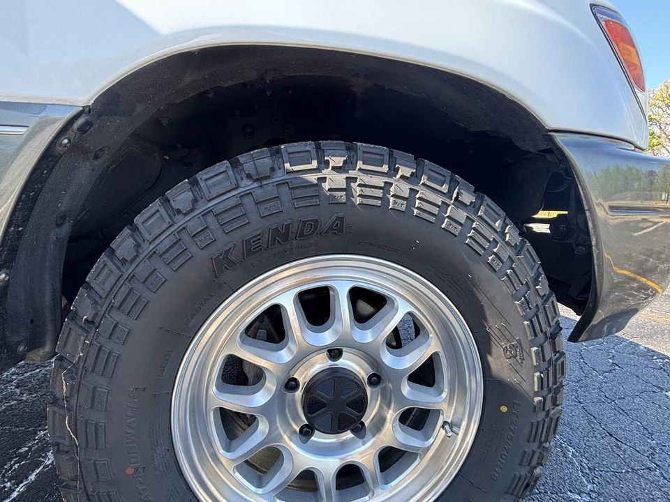 1998 Lexus LX 2nd Gen - Image 16 of 31