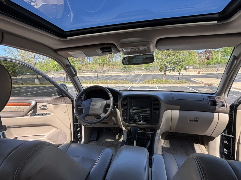 1998 Lexus LX 2nd Gen - Image 25 of 31
