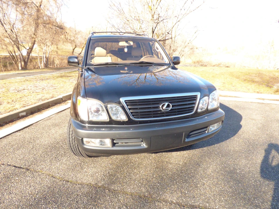 1998 Lexus LX 2nd Gen - Image 24 of 31