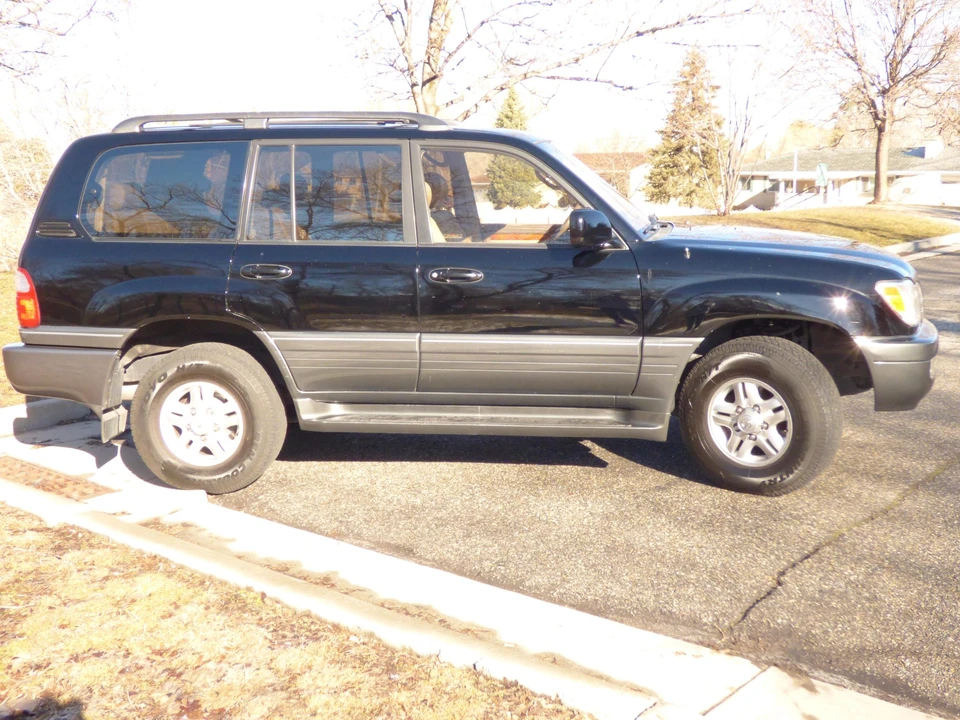 1998 Lexus LX 2nd Gen - Image 17 of 31