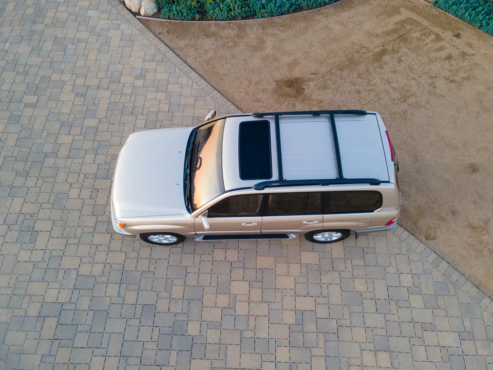 1998 Lexus LX 2nd Gen - Image 15 of 31