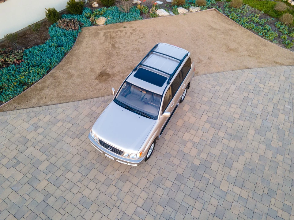 1998 Lexus LX 2nd Gen - Image 14 of 31