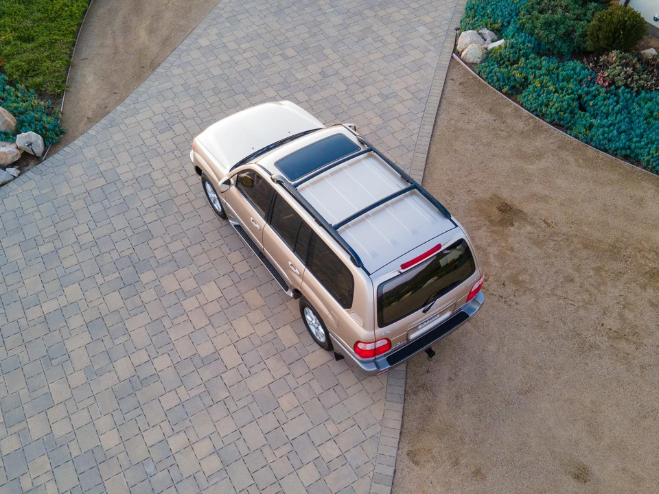1998 Lexus LX 2nd Gen - Image 16 of 31