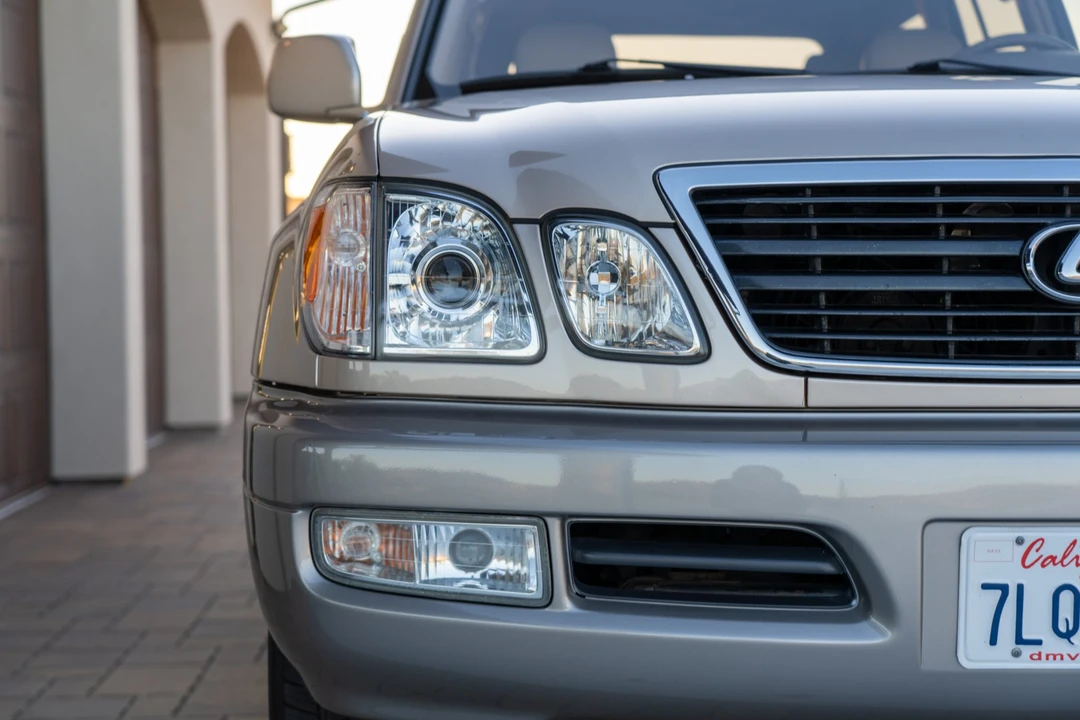 1998 Lexus LX 2nd Gen - Image 23 of 31