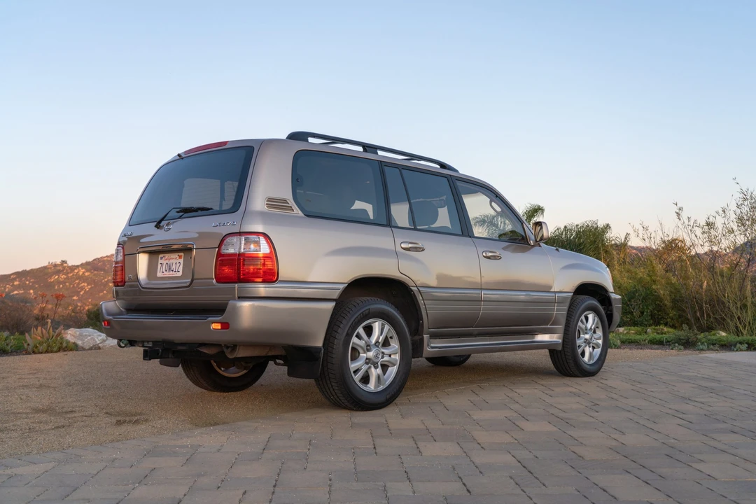 1998 Lexus LX 2nd Gen - Image 10 of 31
