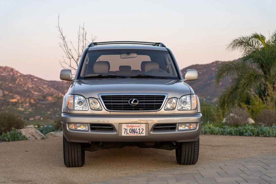 1998 Lexus LX 2nd Gen - Image 13 of 31