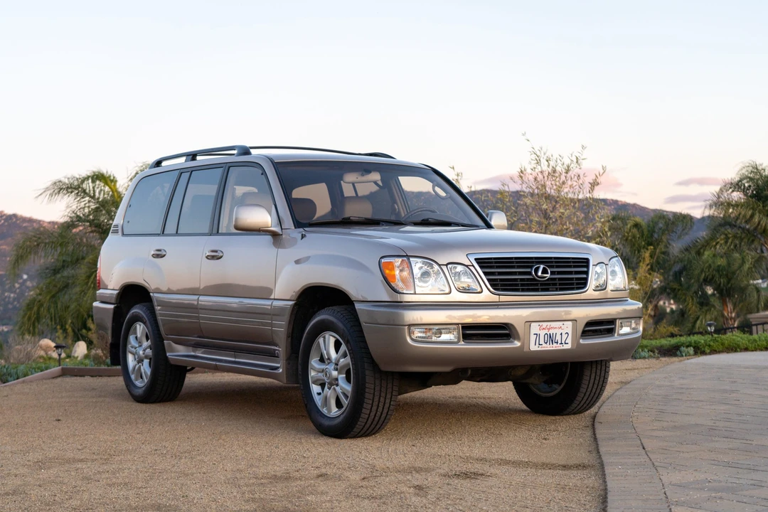 1998 Lexus LX 2nd Gen - Image 12 of 31