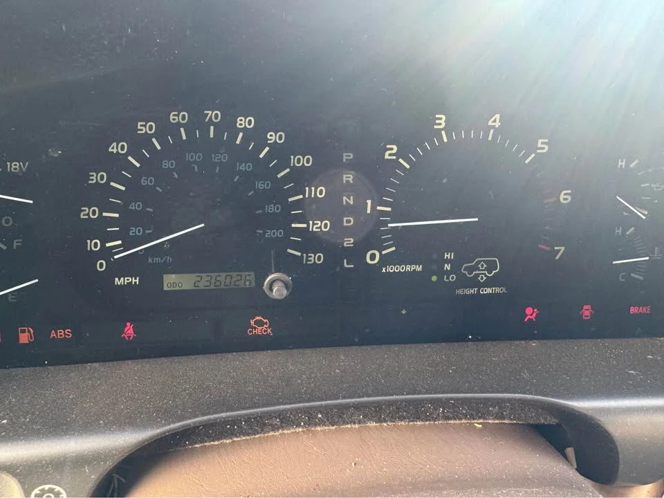 1998 Lexus LX 2nd Gen - Image 5 of 10