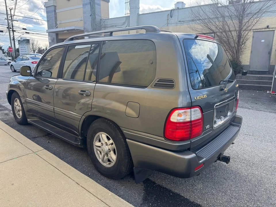 1998 Lexus LX 2nd Gen - Image 4 of 10