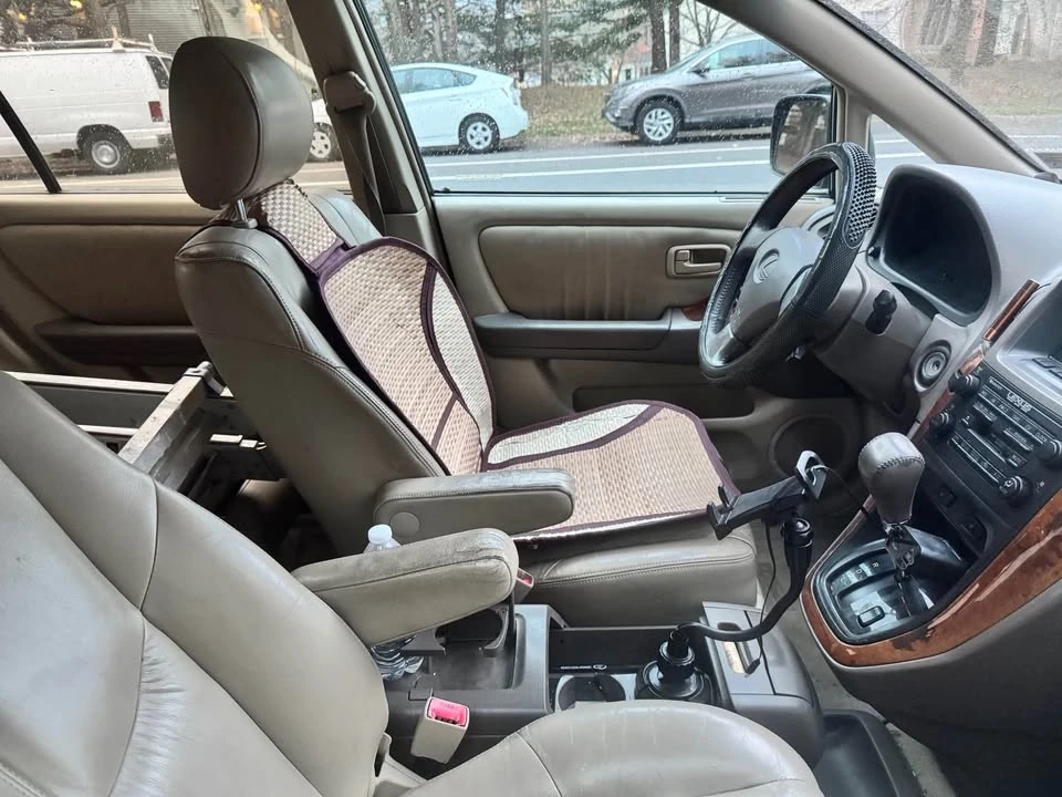 1998 Lexus RX 1st Gen - Image 6 of 7