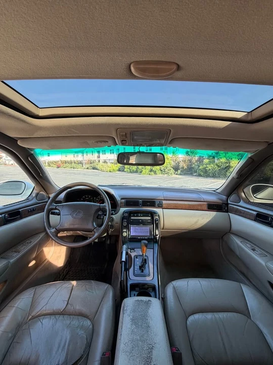 1998 Lexus SC400 - Image 10 of 13
