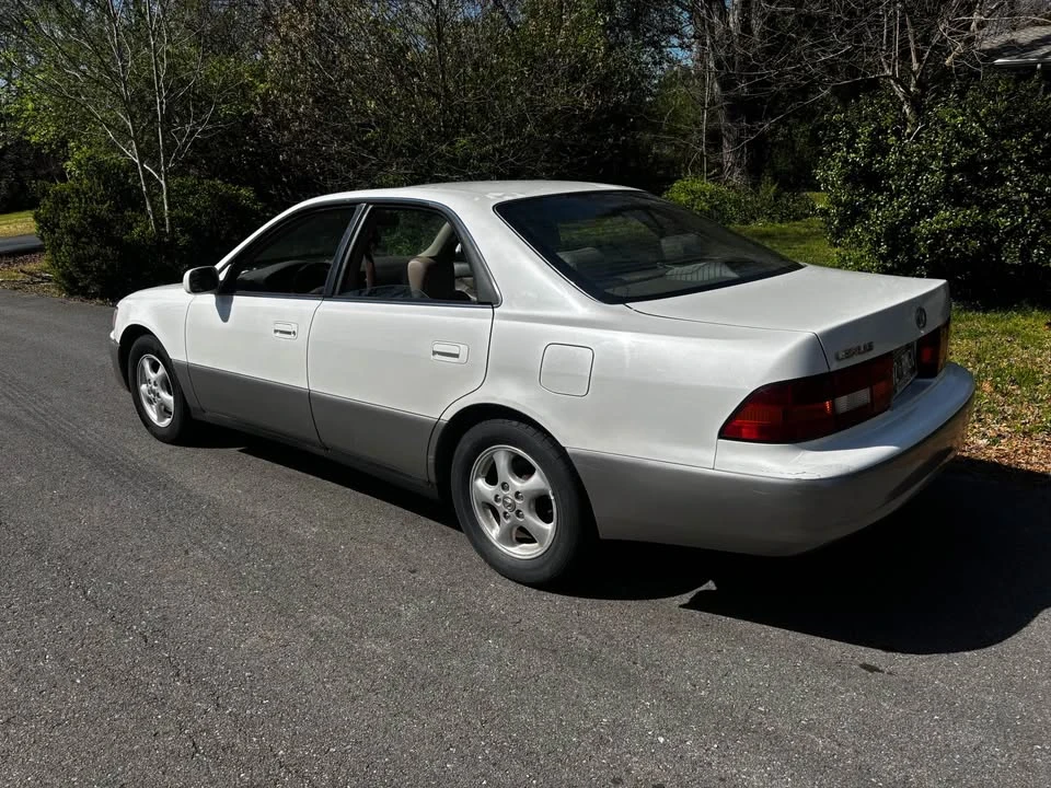 1998 Lexus ES 3rd Gen - Image 2 of 5