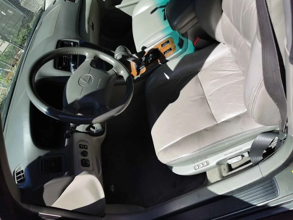 1998 Lexus ES 3rd Gen - Image 2 of 5