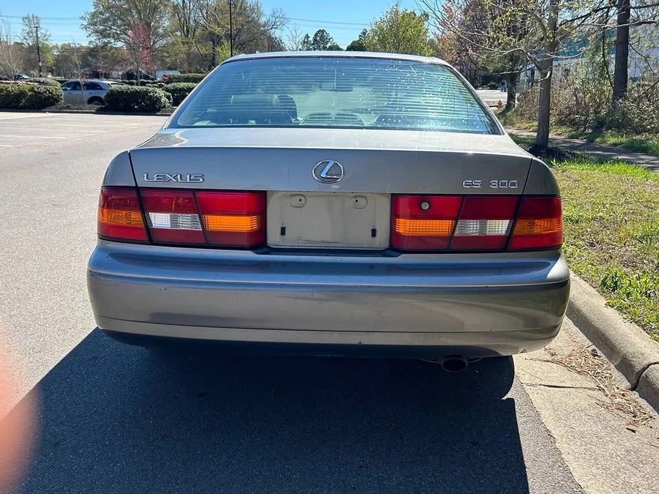 1998 Lexus ES 3rd Gen - Image 4 of 9