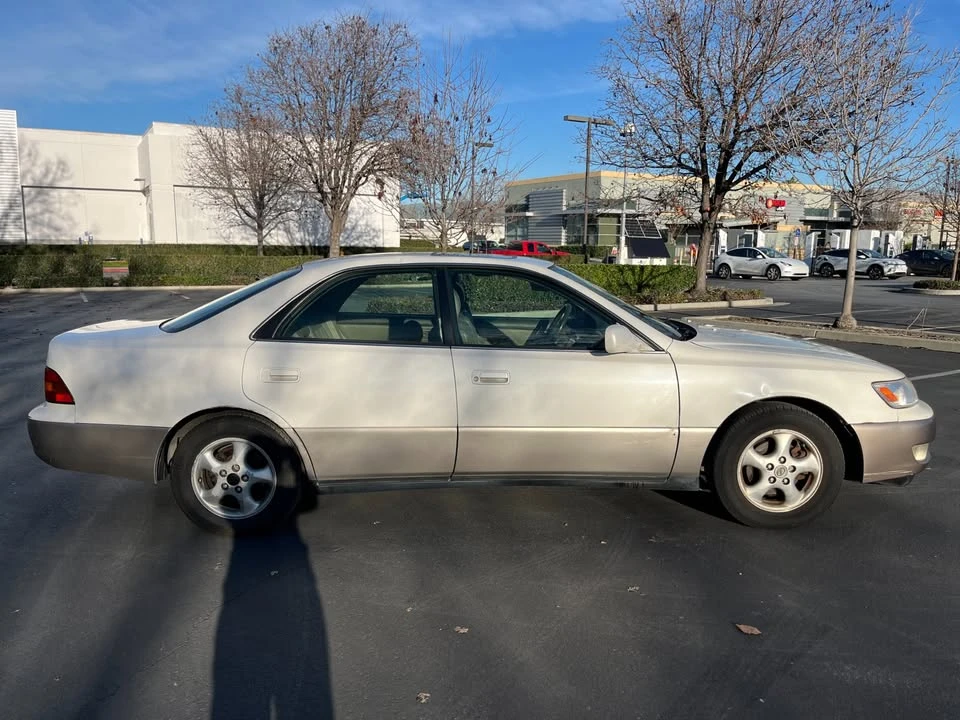 1998 Lexus ES 3rd Gen - Image 2 of 20
