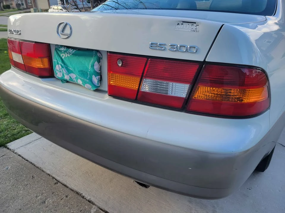 1998 Lexus ES 3rd Gen - Image 12 of 18