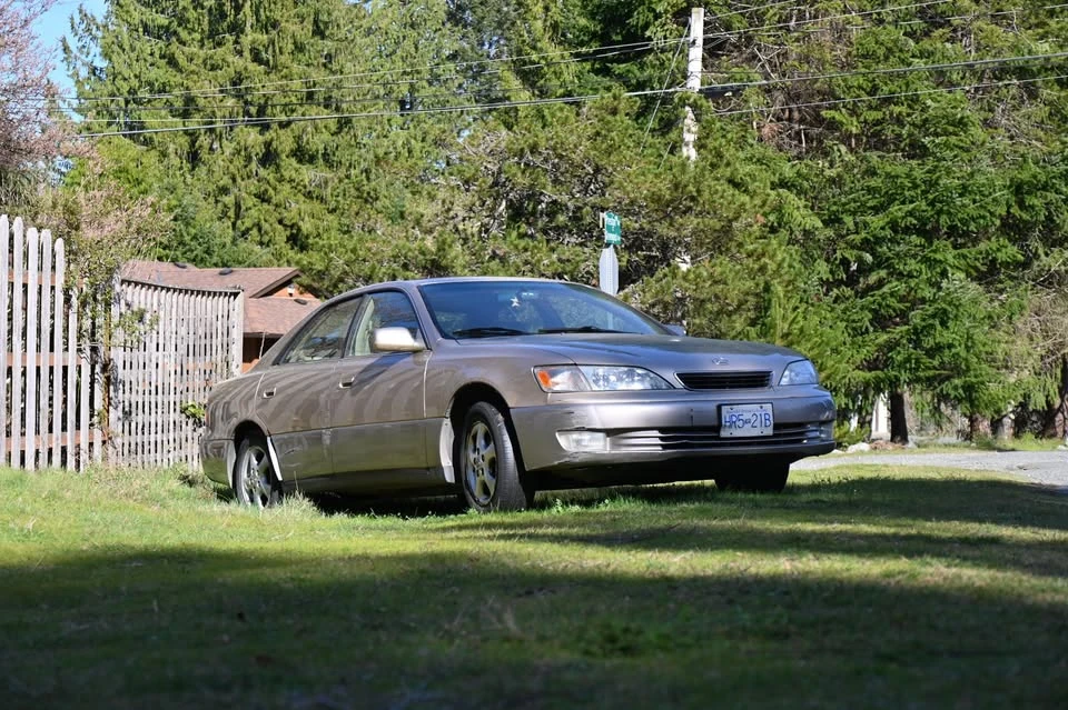 1998 Lexus ES 3rd Gen - Image 2 of 4