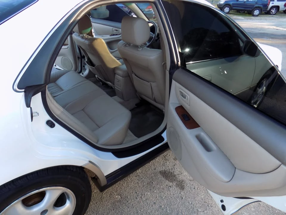 1998 Lexus ES 3rd Gen - Image 11 of 18