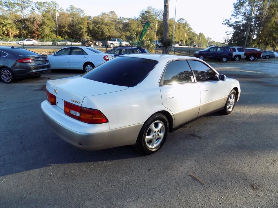 1998 Lexus ES 3rd Gen - Image 4 of 18