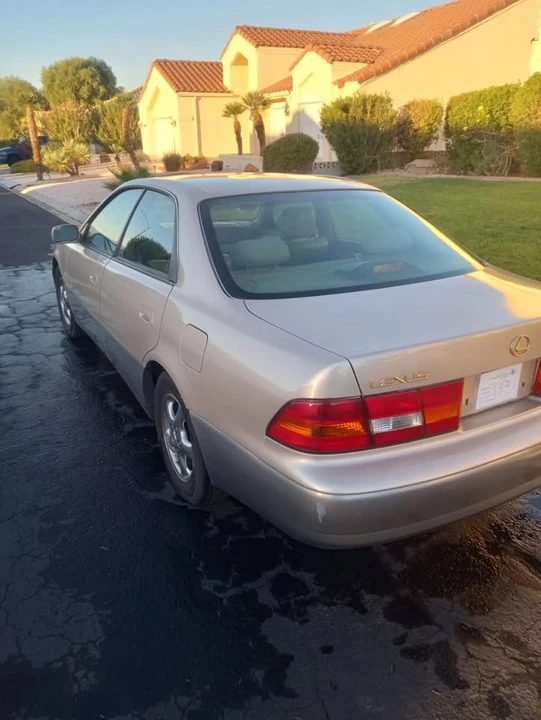 1998 Lexus ES 3rd Gen - Image 2 of 5