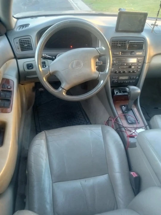 1998 Lexus ES 3rd Gen - Image 4 of 5