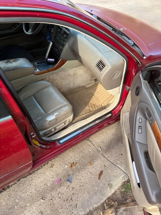 1998 Lexus GS 2nd Gen - Image 12 of 16