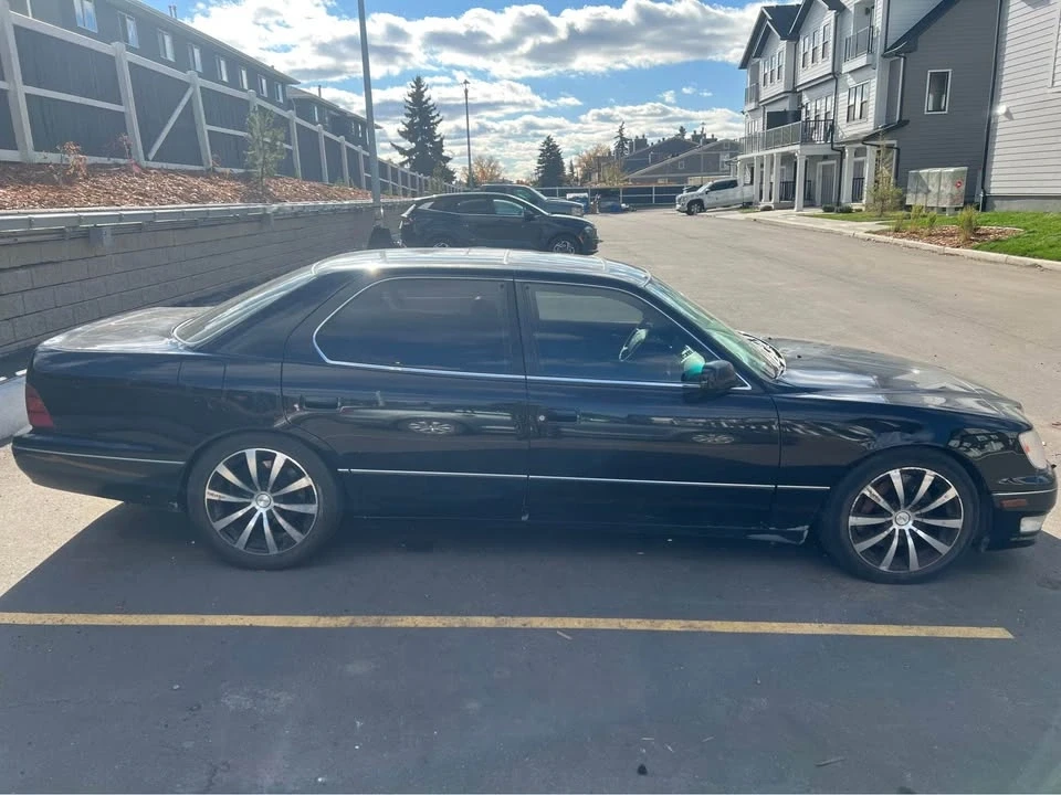 1998 Lexus LS 2nd Gen - Image 2 of 10