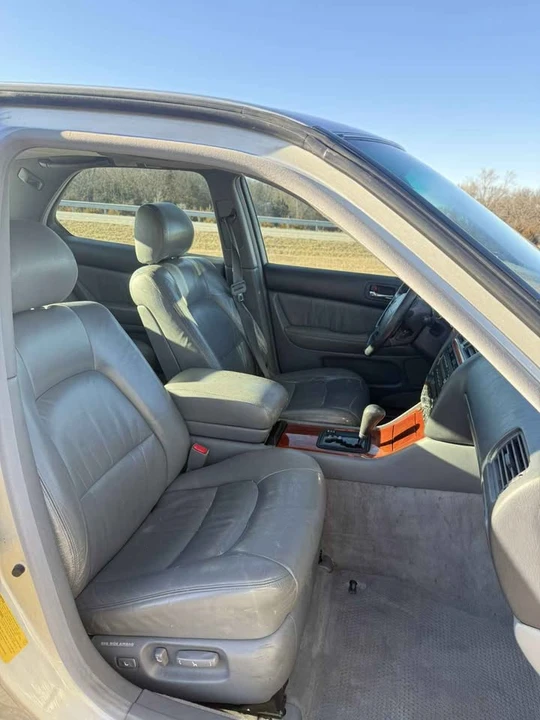 1998 Lexus LS 2nd Gen - Image 17 of 19