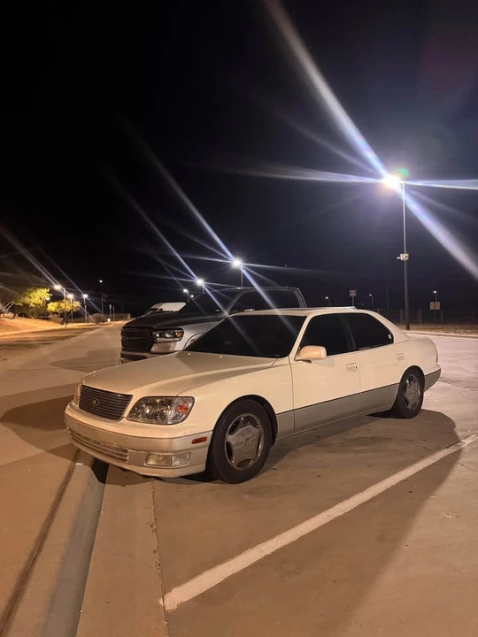 1998 Lexus LS 2nd Gen - Image 2 of 2
