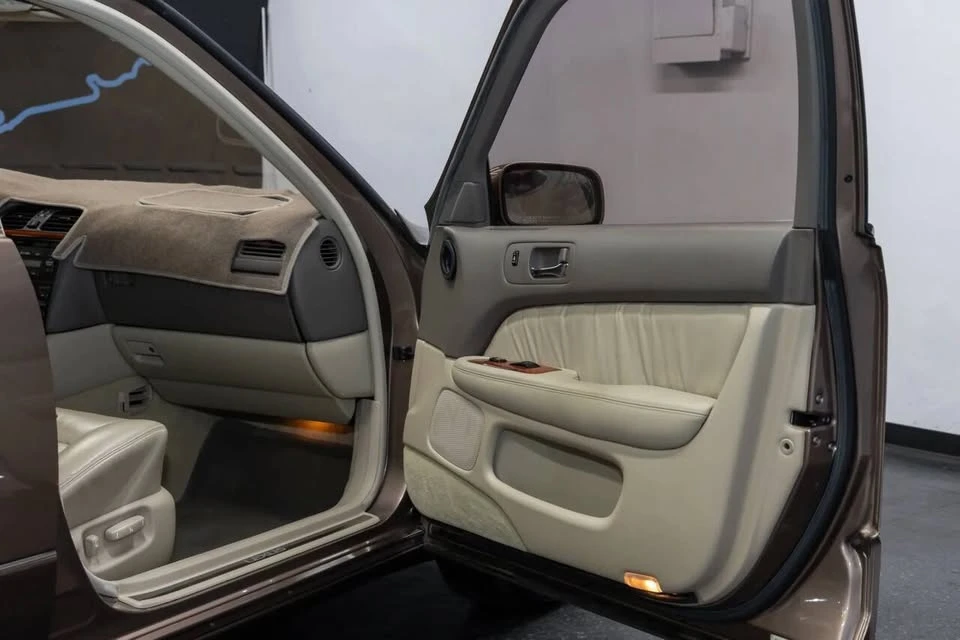 1998 Lexus LS 2nd Gen - Image 16 of 20