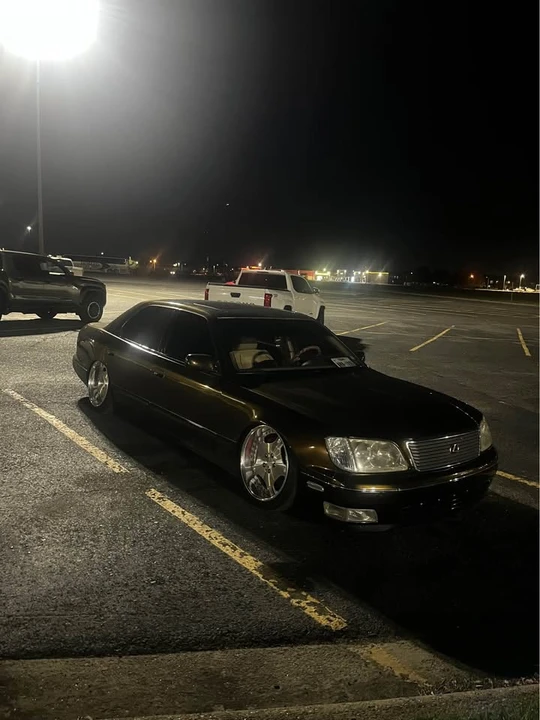 1998 Lexus LS 2nd Gen - Image 3 of 10