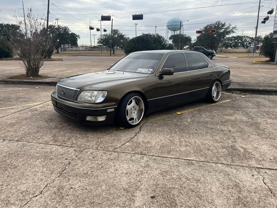 1998 Lexus LS 2nd Gen - Image 2 of 10