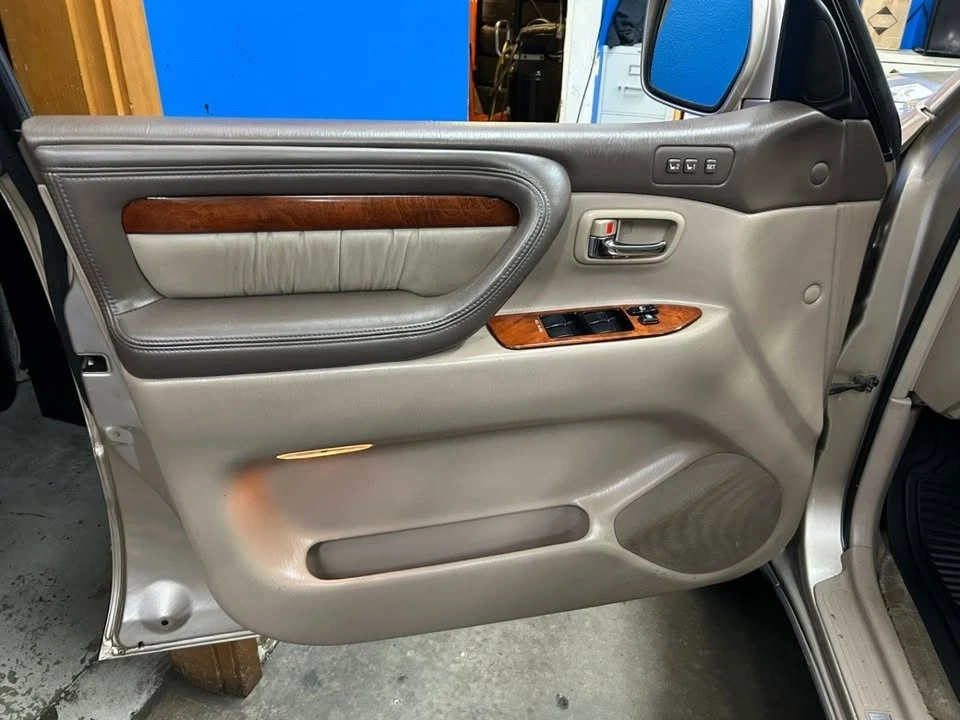 1998 Lexus LX 2nd Gen - Image 13 of 19