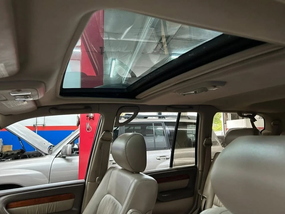 1998 Lexus LX 2nd Gen - Image 12 of 19